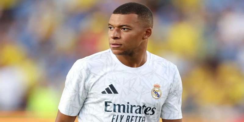 Kylian Mbappe cầu thủ có bàn chân vàng