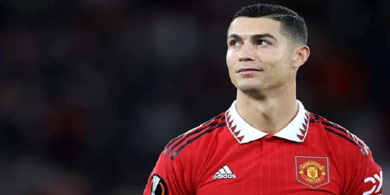  Cristiano Ronaldo cầu thủ thuộc top 1 lương cao nhất thế giới 