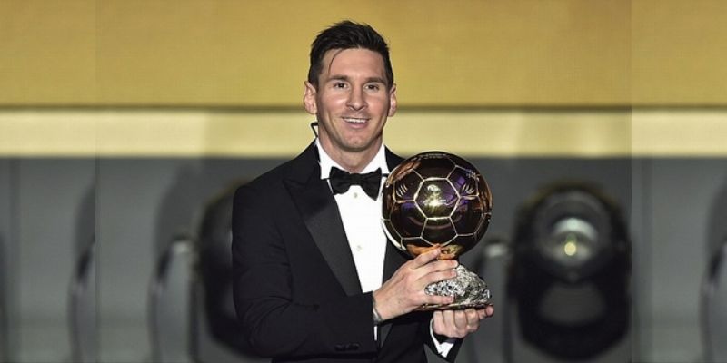 Messi trở lại đỉnh cao với Quả bóng Vàng thứ 5 vào năm 2015